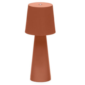 Terakotově červená kovová zahradní stolní LED lampa Kave Home Arenys S