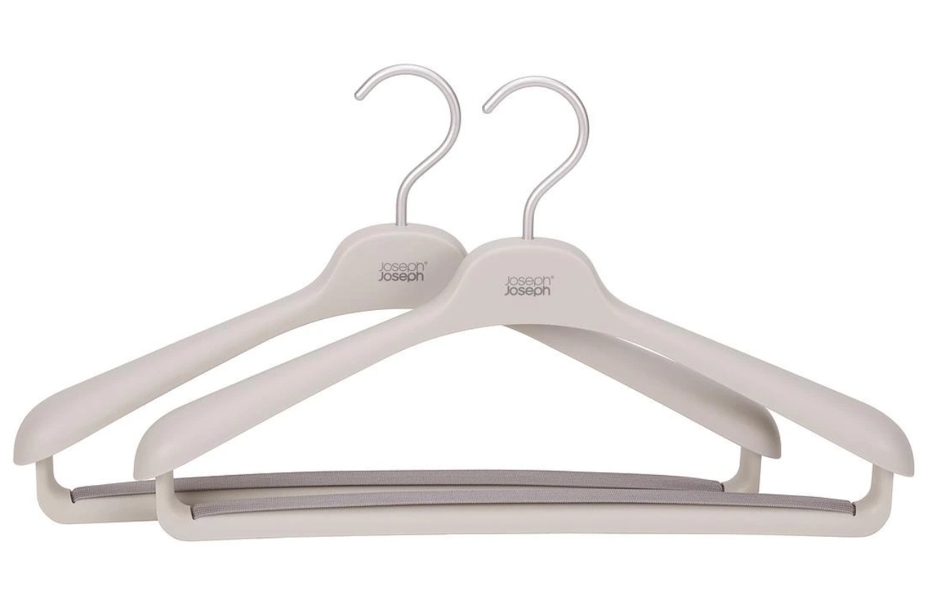 Joseph Joseph Sada dvou béžových plastových ramínek Orderly